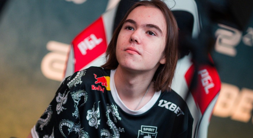 LOL官方发布18iG合体现场返图